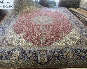 Floral Isfahan rug